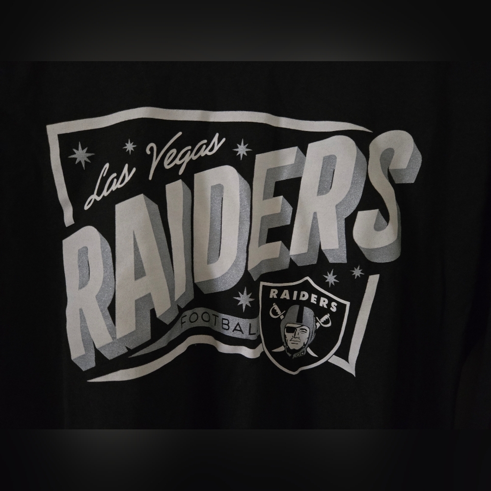 Women’s Raider’s Fanatics shirt. New - Picture 2 of 6